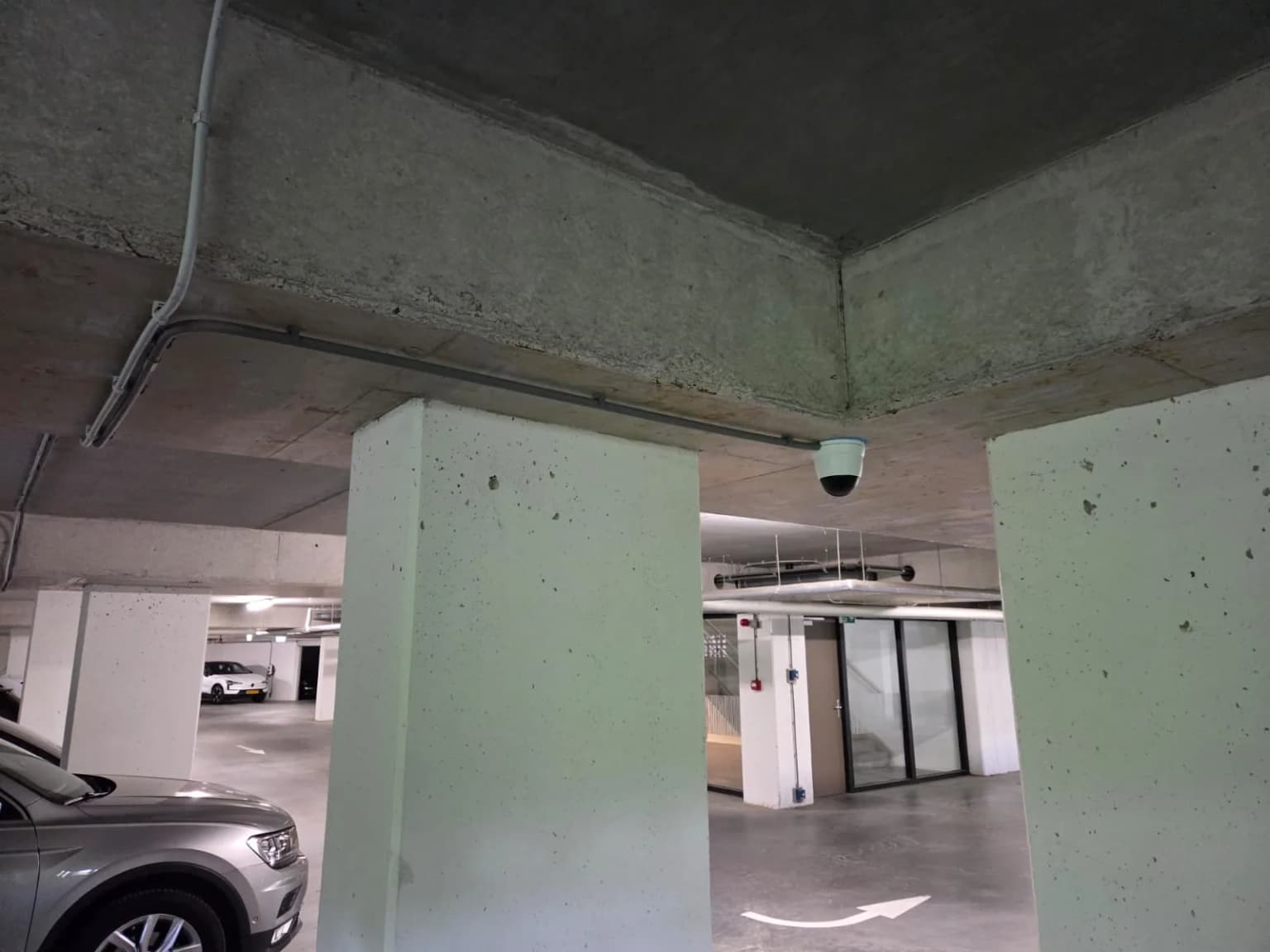 Parkeergarage VvE in Ede voorzien van 8MP dome camera's