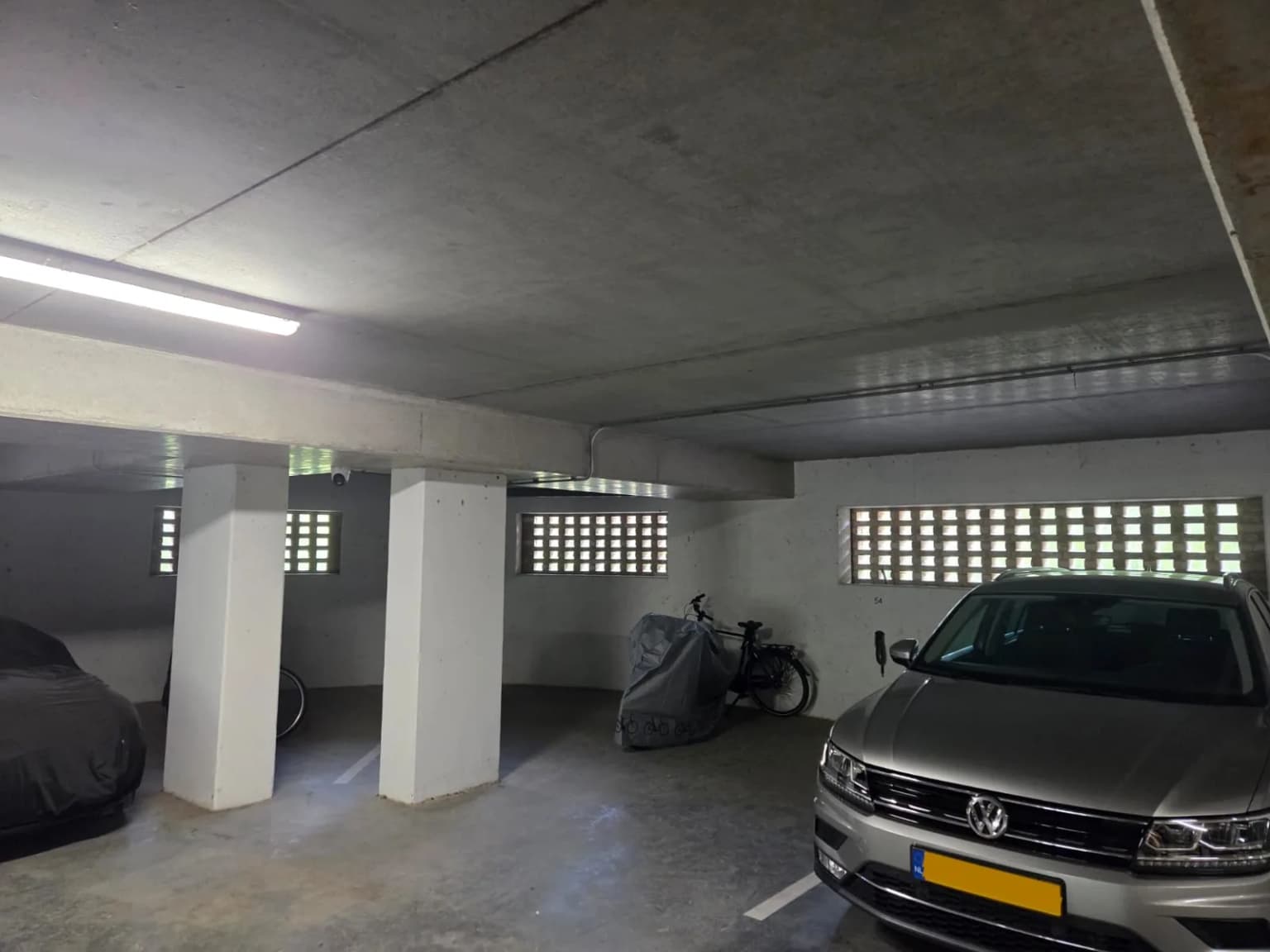 Overzicht parkeergarage VvE Ede met cameradekking op parkeervakken en doorrijroutes
